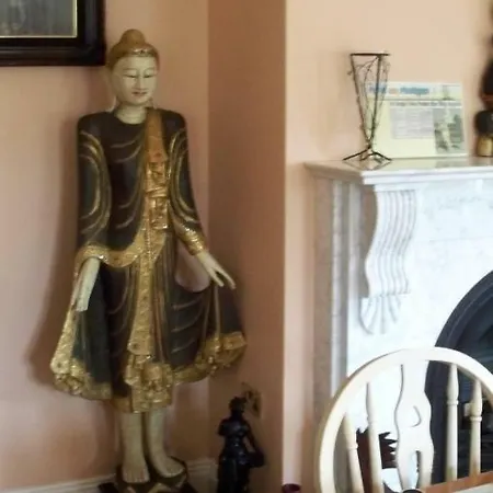 Celtic House Bed & Breakfast 3*
