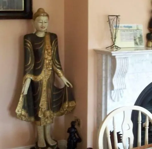 Celtic House Bed & Breakfast 3*